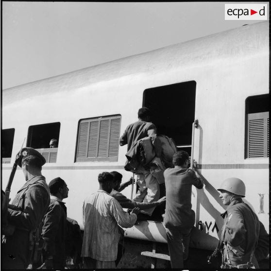 Le départ des prisonniers égyptiens de Port-Saïd.