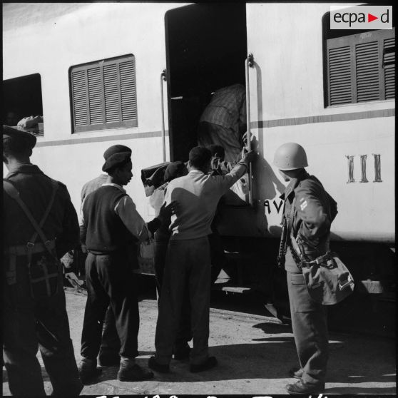 Le départ des prisonniers égyptiens de Port-Saïd.