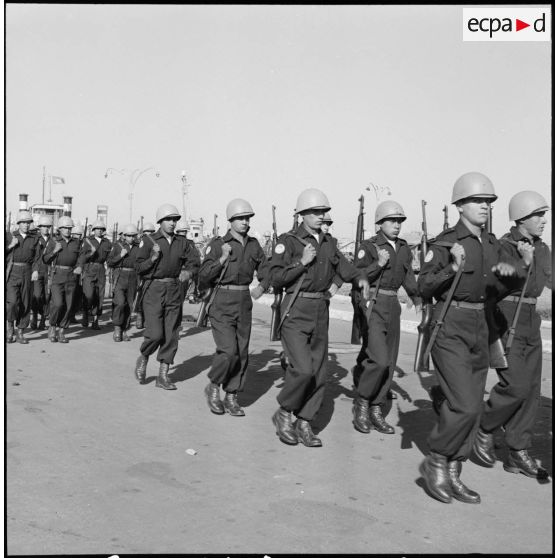 Prise d'armes à Port-Fouad.