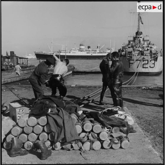 Le rembarquement des troupes françaises à Port-Fouad.