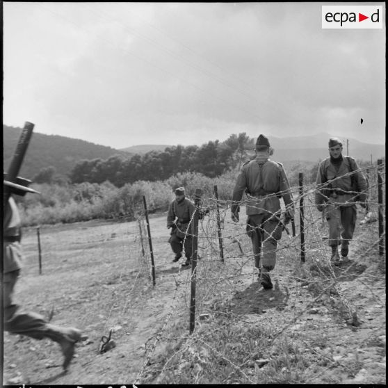 Une patrouille part en opération.