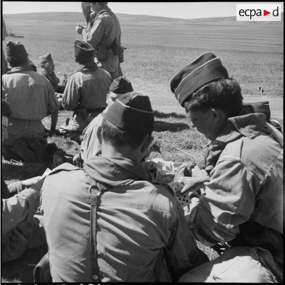 Militaires au repos en Algérie.