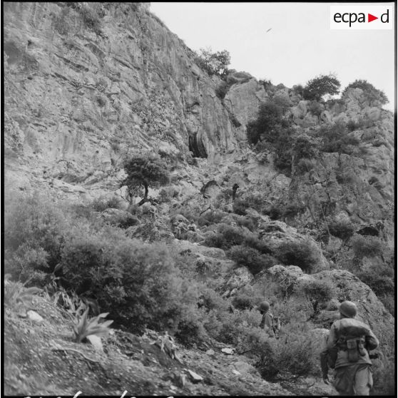 Opération menée par le 2/16e régiment d'infanterie coloniale dans le djebel Kef-Hahouner (7 km au nord-est de Bou Snib).