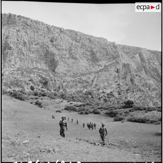 Opération menée par le 2/16e régiment d'infanterie coloniale dans le djebel Kef-Hahouner (7 km au nord-est de Bou Snib).