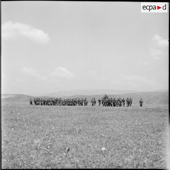 Cérémonie militaire des troupes aéroportées.