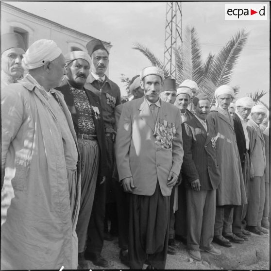 Un groupe d'anciens combattants lors d'une cérémonie.