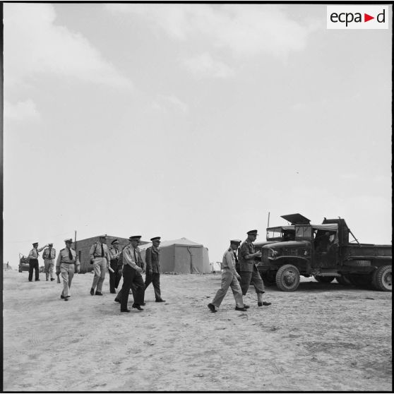 Arrivée de l'amiral Gely à Bab-el-Assa.