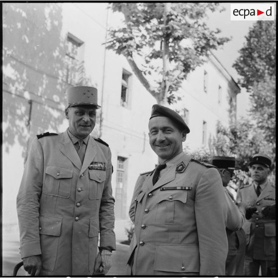 Oran. Portrait d'autorités militaires.