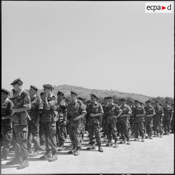 Départ d'Algérie des troupes participant à la cérémonie du 14 juillet 1957 à Paris.