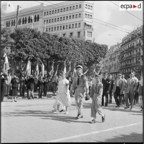 Cérémonie du 14 juillet à Alger. Défilé des anciens combattants de la Légion Etrangère.