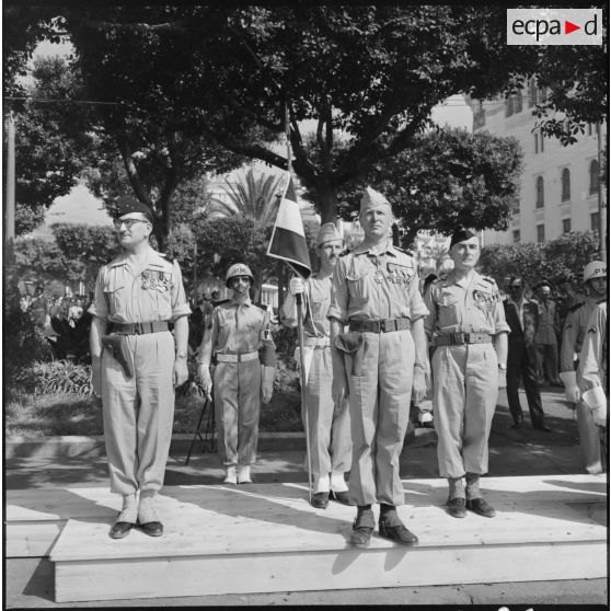 Cérémonie du 14 juillet à Alger. Le général de division Allard.