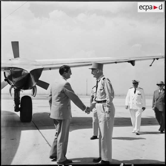 Arrivée de Max Lejeune à Colomb Bechar.