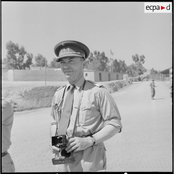 Région d'Orléansville. Portrait du colonel Bauduin attaché militaire de Belgique.