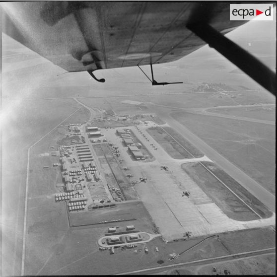 Vue aérienne de la base aérienne opérationnelle (BAO) n°213 de Bône.