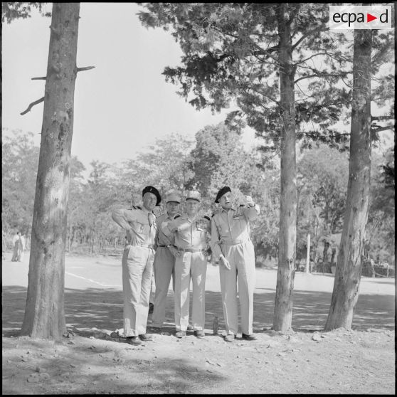 Les généraux Raoul Salan, Jacques Allard et Lacomme à Gouni Gouchrane.