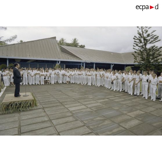 Allocution aux représentants des trois armées et services au Mess officier du Taaone. [Description en cours]