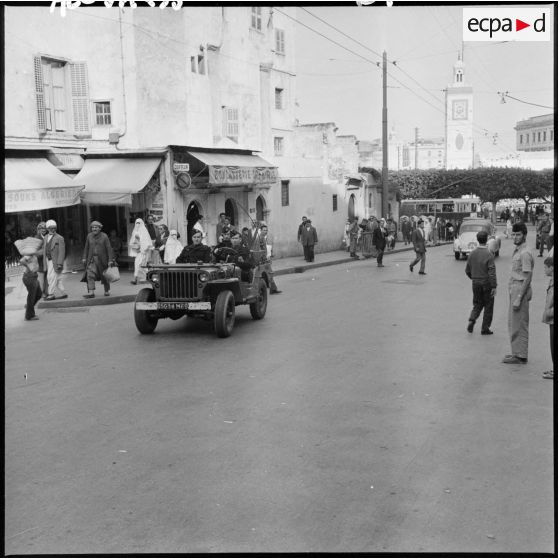 L'activité des compagnies républicaines de sécurité (CRS) dans les opérations du maintien de l'ordre dans le grand Alger.