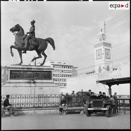 L'activité des compagnies républicaines de sécurité (CRS) dans les opérations du maintien de l'ordre dans le grand Alger.