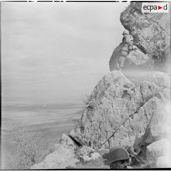 Le lendemain de la fête du Mouloud la 13ème demi-brigade de la légion étrangère (DBLE) et le 22ème bataillon de tirailleurs algériens (BTA) montent une opération dans le Djebel Tarhit à 40km au sud-est de Batna.