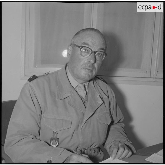 Portrait de face du général Bertron, commandant la 29e DI.