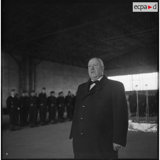 Discours de Louis Christiaens, secrétaire d’État aux forces armées de l'Air, sur la base aérienne de Colomb-Béchar.