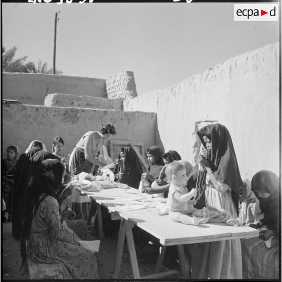 Cours de couture à Tindouf.