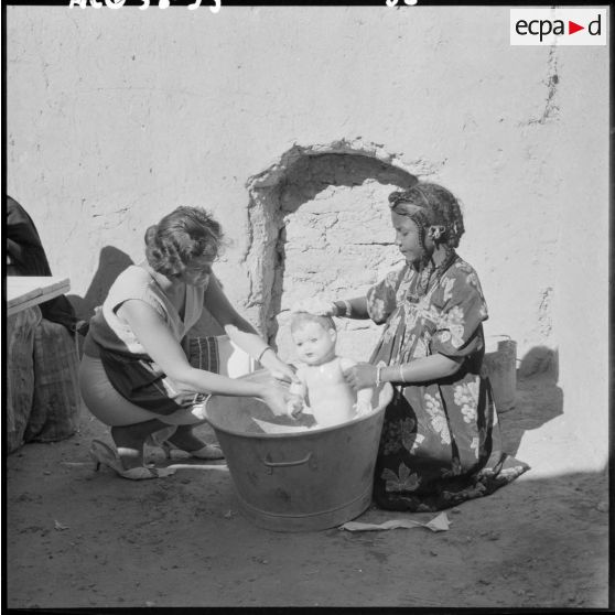 Cours de puériculture à Tindouf.