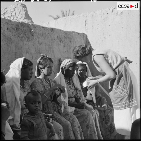 Cours de couture à Tindouf.