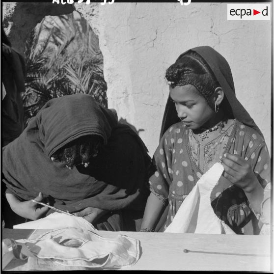 Cours de couture à Tindouf.