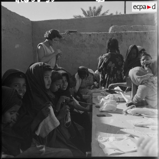 Cours de couture à Tindouf.