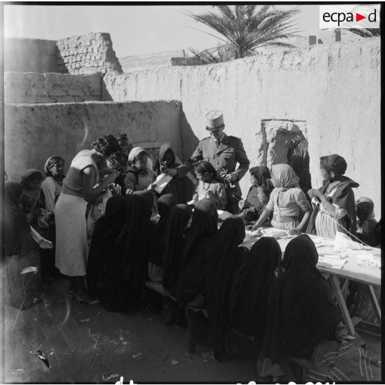 Cours de couture à Tindouf.