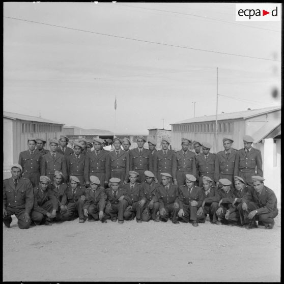 Portrait de groupe des harkis de Bou-Saâda.