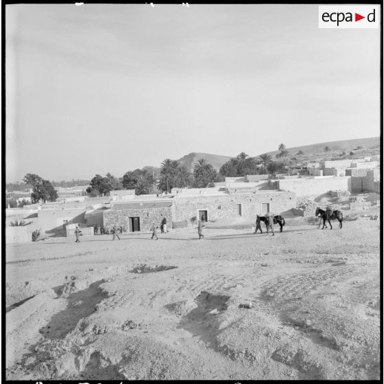 Départ des harkis de Bou-Saâda en opération.