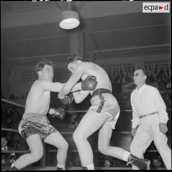 Combat de boxe entre Levêque et Prouvert.