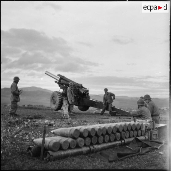 L'artillerie 4/8 RA étant les seuls à posséder des 155 m/m, tire sur le djebel Ergou où se trouvent encore quelques rebelles dispersés.