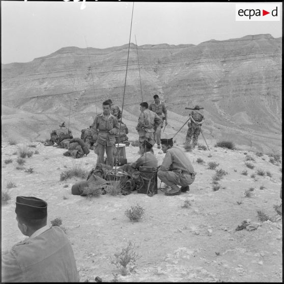 Le poste de commandement (PC) dans le djebel Onk.