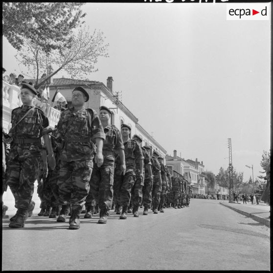 Défilé du 2ème régiment de parachustistes coloniaux (RPC).