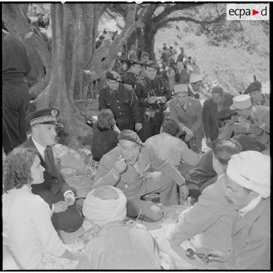 Dégustation du méchoui et du couscous.