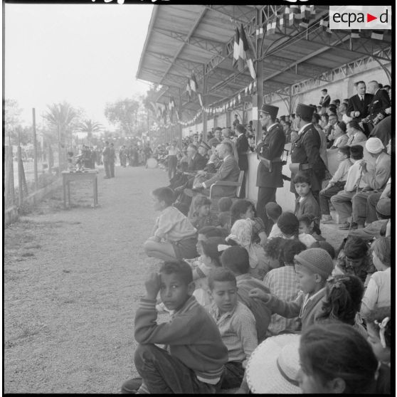 La foule dans les tribunes.