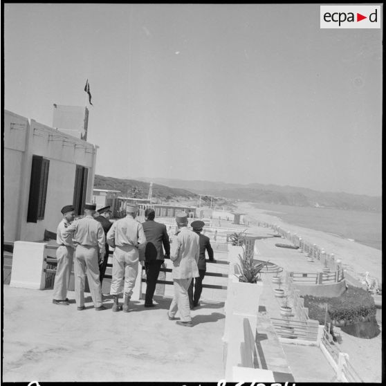 Présentation de l'ensemble des installations de l'école à Jacques Chaban-Delmas.