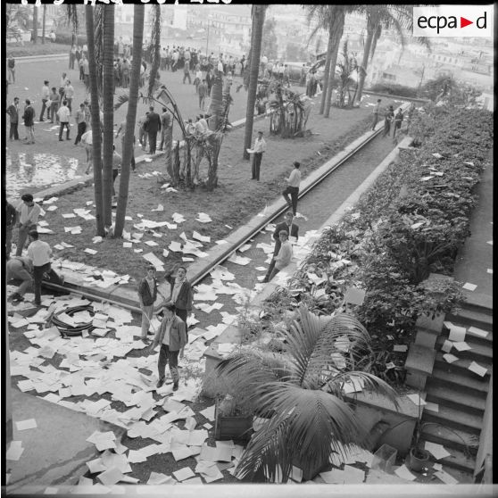 Destructions causées par les manifestants au palais du gouvernement général.