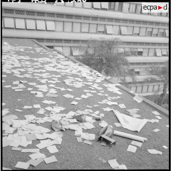 Destructions causées par les manifestants au palais du gouvernement général.