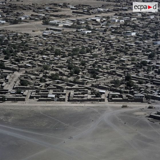 Vue aérienne de Fort-Lamy (aujourd'hui N'Djamena).