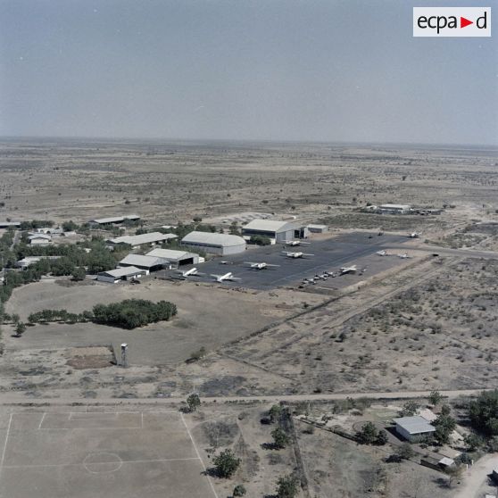 Vue aérienne de la base BA 172 de Fort Lamy (aujourd'hui N'Djamena).