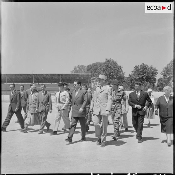 Arrivée de Jacques Soustelle à Boufarik.