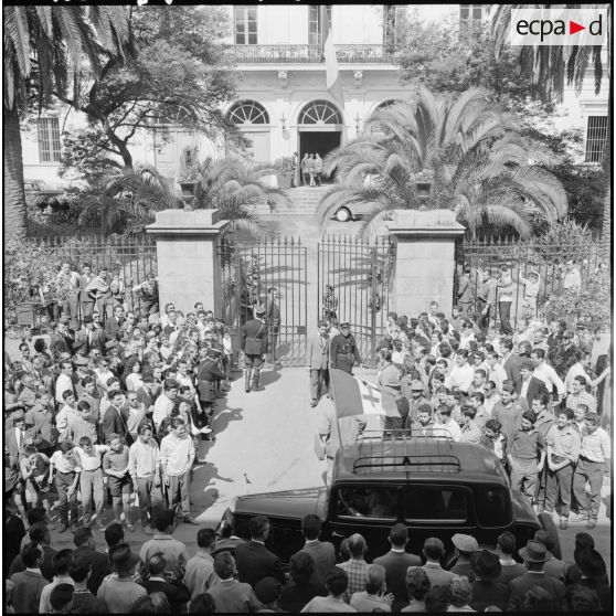 Corse. Les comités de salut public (CSP) de Corse et d'Algérie se rendent au monument aux morts d'Ajaccio.