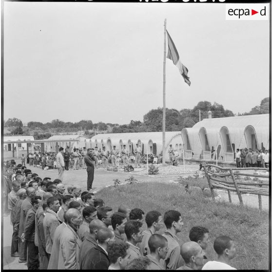 Ben Aknoun. Le discours du commandant Mahdani au cours duquel il fait jurer aux futurs libérés d'être toujours fidèles à la France.