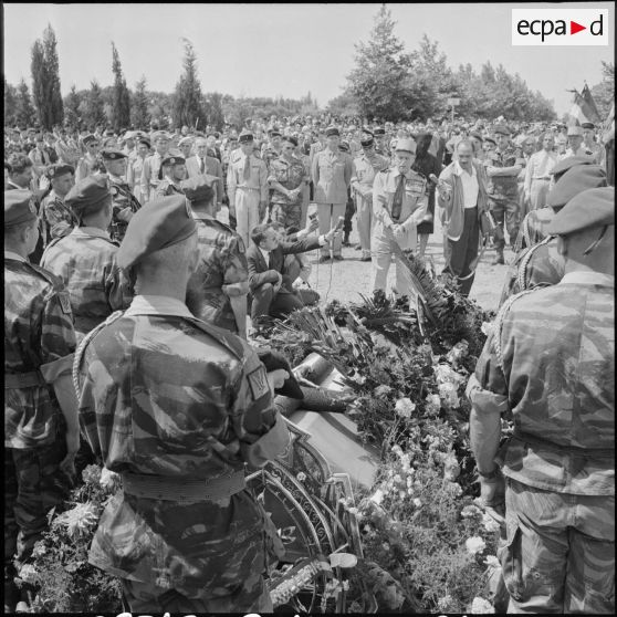 Obsèques du colonel Jeanpierre au cimetière d'El Alia.