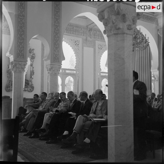 Réunion du comité de salut public d'Alger au palais d'été.