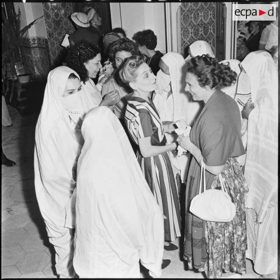 Alger. Réception donnée par madame Salan au palais d'été.